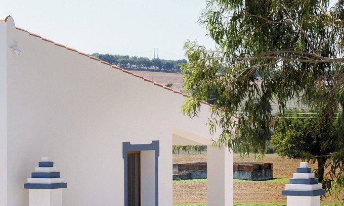 Borba Otro | CASA DA HORTA PEQUENA Refuge of tranquillity. Nature reveals all its beauty.