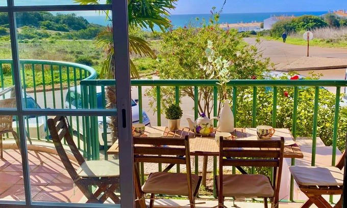 Praia da Luz Apartamento | Casa Da luz 5, seafront & central praia Da luz
