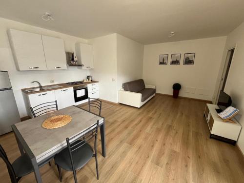 Porto Ceresio Apartamento | Casa da Paolino