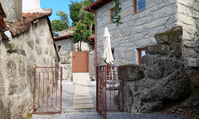 Guilhofrei Casa | Casa das Hortênsias - Quinta dos Novos Canastros