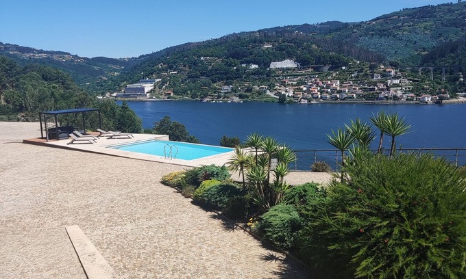 Oliveira do Douro Casa | Casa das Oliveiras the Douro in its splendor