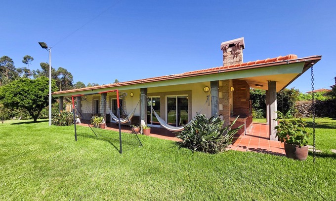 Forjaes Villa | Casa das Quintas - Peaceful Retreat with Pool
