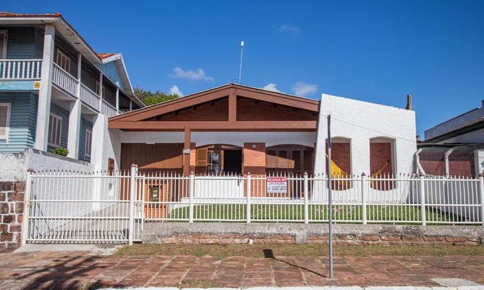 Torres Casa | Casa de 5 dormitórios com Piscina