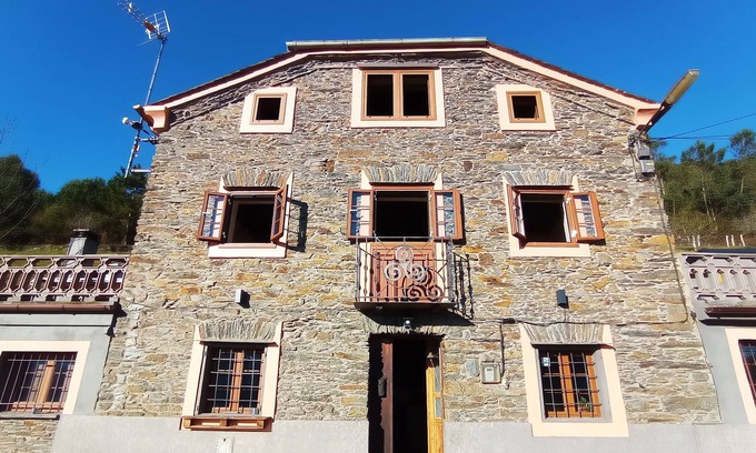 Prelo Casa | Casa de Aldea Mirador del Navia