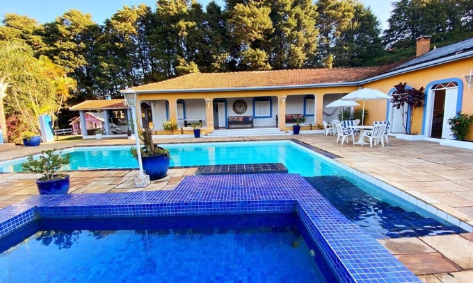 Valinhos Cabaña | Casa de Campo com Ampla Área de Lazer, Piscina, Mini Campo e Quadra