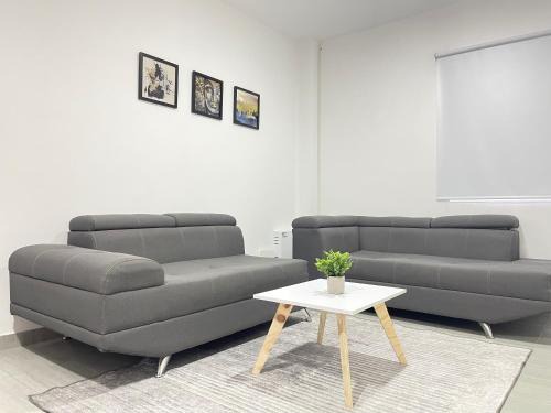 Neiva Apartamento | Casa de dos pisos con aire