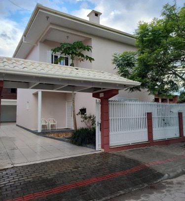 Itacolomi Casa | Casa de férias para 12 pessoas em Picarras e Beto Carrero