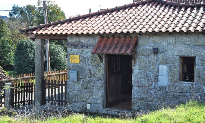 Guilhofrei Cabaña | Casa de Fora Refuge of Tranquillity Surrounded by the exuberant nature of the Minho region