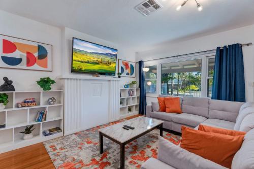The Roads Casa | Casa de Jai- your Green Space near Brickell