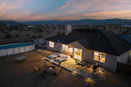 Joshua Tree Casa | Casa De Kota by AvantStay Pool Firepit Games Secluded Chic