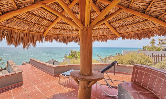 Las Conchas Casa | Casa de la Playa Barry Happy, perfect for family, oceanfront views, gameroom