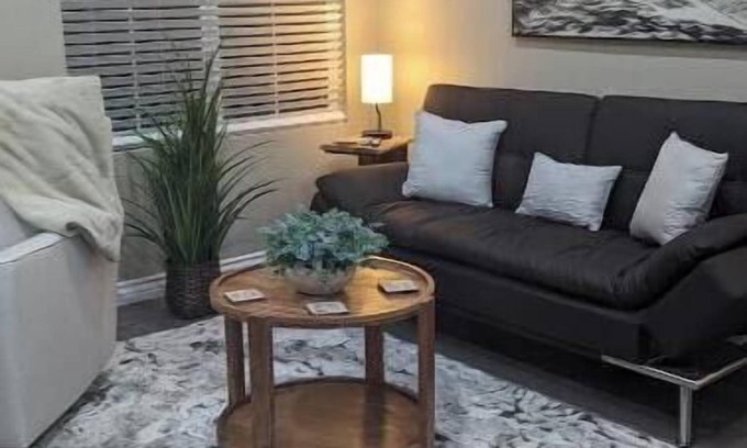 Southwest Anaheim Apartamento | Casa De La Torre Bungalow [Tower House Bungalow]