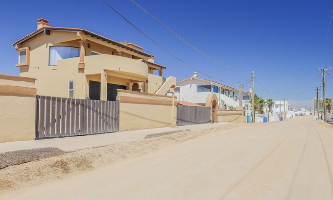 Las Conchas Casa | Casa de las Vistas: Soak in the sunset from this cozy beachview paradise