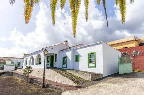 Santa Cruz de la Palma Casa | Casa de Los Establos - Finca Camacho