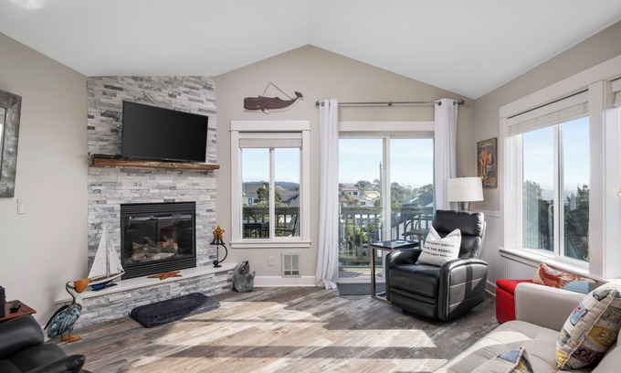 Lincoln City Condominio | Casa de Marea - Oceanview, shops, restaurant's, & the beach - sleeps 6 - Garage