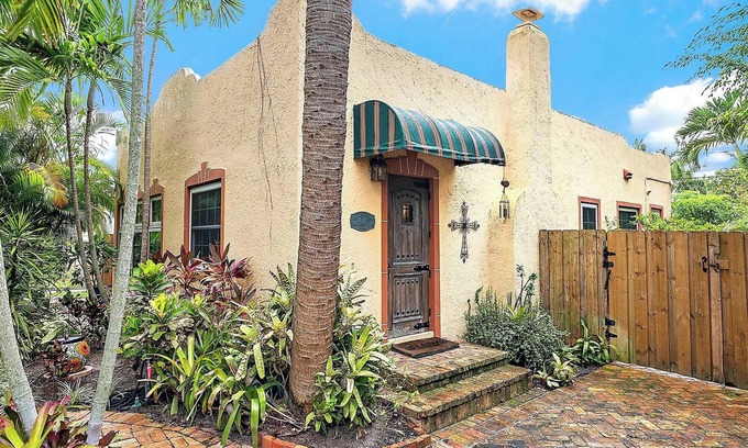 Sunshine Park Casa | Casa De Marita - Backyard Bliss with Pool in Historic Sunshine Park