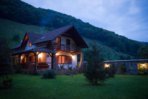 Sasciori Casa | Casa de Piatra