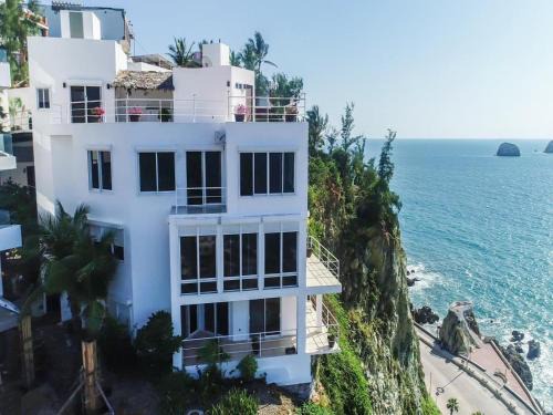 Balcones de Loma Linda Casa | Casa de Playa frente al Malecón