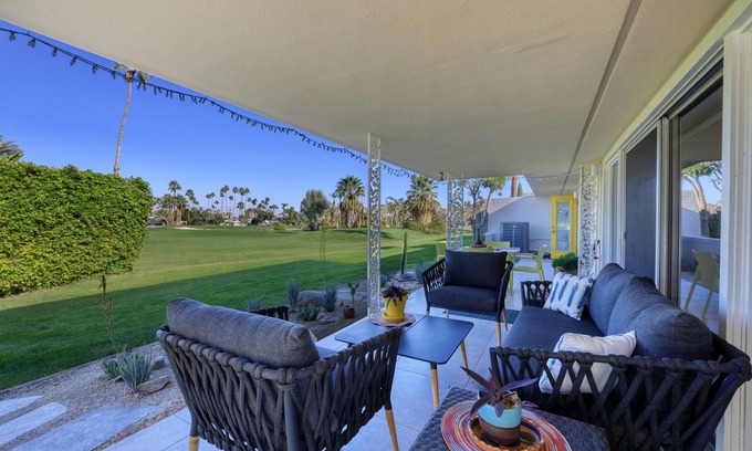 Indian Canyon Condominio | Casa de Pomelo: Canyon Country Club Colony in South Palm Springs