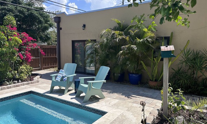 St. Petersburg - Clearwater Cabaña | Casa de Roble Guest Suite Saltwater Pool