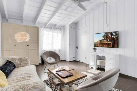 Warm Sands Casa | Casa de Suenos Home of Dreams Off Downtown PS