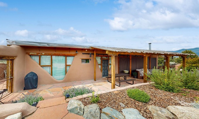 Taos Casa | Casa de Taos: Enchanting Retreat on 2.5 Acres w/ Hot Tub & Stunning Views