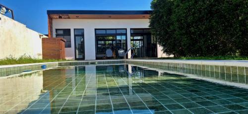 Corrientes Apartamento | Casa de un ambiente con piscina y quincho