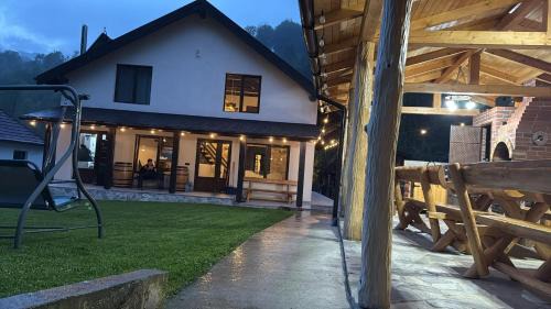Banita Casa | Casa de vacanță Edya