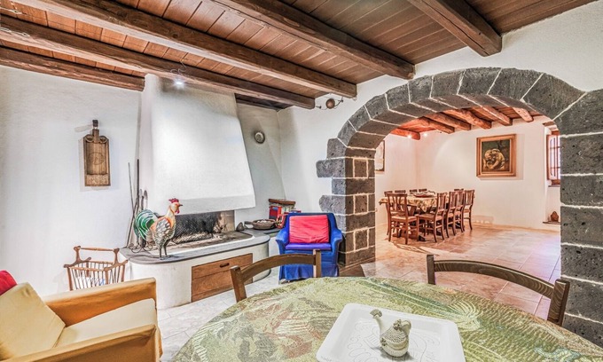Seneghe Casa | Bonita casa de pueblo reformada con terraza y dos baños.
