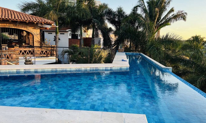 North End Casa | CASA DEL CIELO es una gran villa de Sayulita con increíbles vistas, piscina y privacidad.
