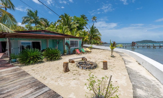 Carenero Island Casa | Casa del Fuego- Caribbean Magic