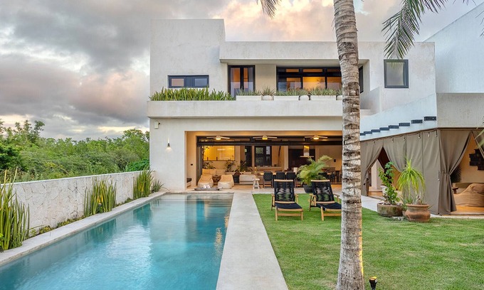 Puerto Aventuras Villa | Casa Del Viento 5-bedroom villa in peaceful Puerto Aventuras with WiFi, AC