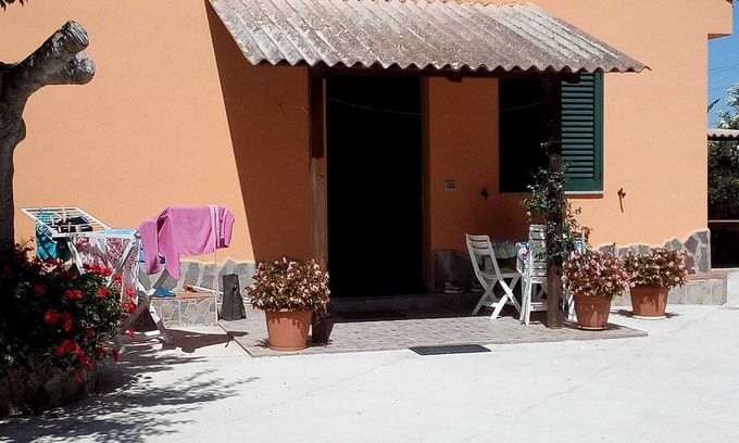 Santa Maria La Palma Apartamento | Casa Deriu - Peaceful Haven with Panoramic Views.