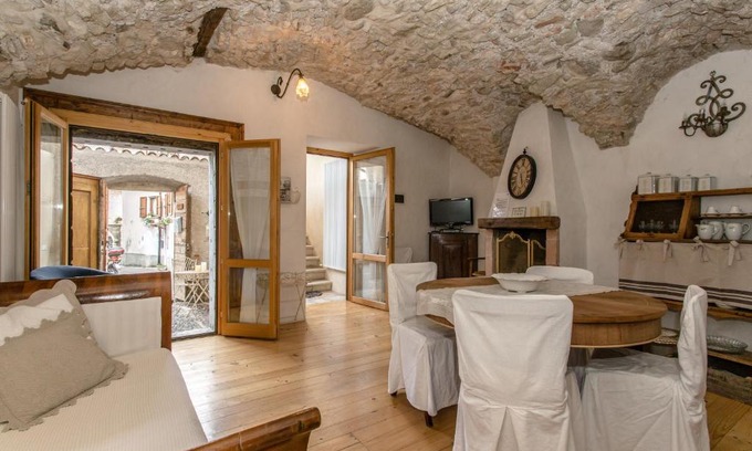 Roe Volciano Casa | Casa Di Laura