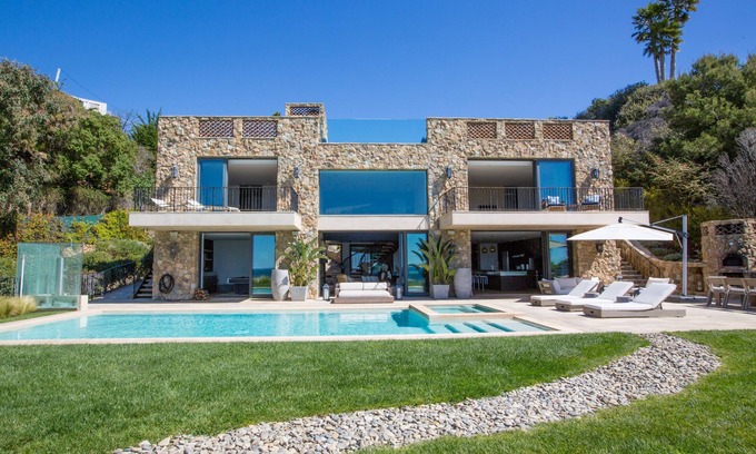 Western Malibu Casa | Finca cerrada en la playa - Infinity Pool / césped / jardines - El 1 de Acre sinuoso camino