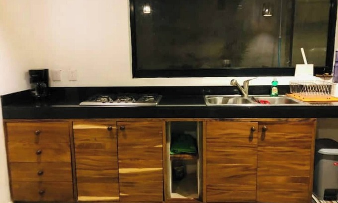 Brisas de Zicatela Casa | Casa Diego /Casa minimalista y piscina interior