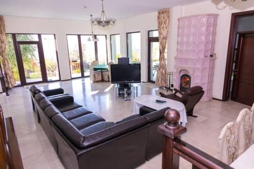 Breaza de Jos Villa | Casa din deal
