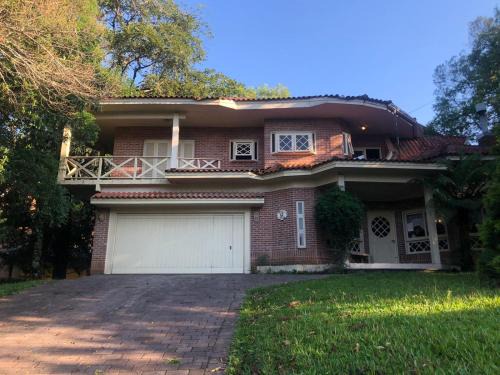 Vale do Bosque Casa | Casa do Bosque, espaçosa e confortável em condominio espetacular, 5 min centro!