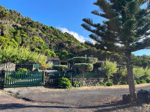 Sao Roque do Pico Casa | Casa do Carregadouro - Seaside Retreat