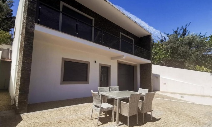 Castro Daire Casa | Casa do Mosteiro de Cabril-Quinta Da Malhada