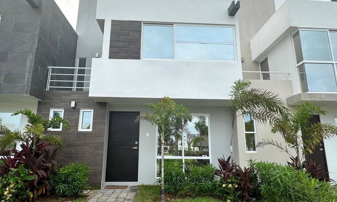 Boulevard Barra Vieja Casa | Casa Dream Diamante Acapulco C4C, with private beach club.