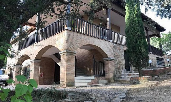 Toledo Cabaña | Casa ruralL a 5 km del Puy de Fou en Toledo CIGARRAL EL PINAR DEL SAPO EN TOLED