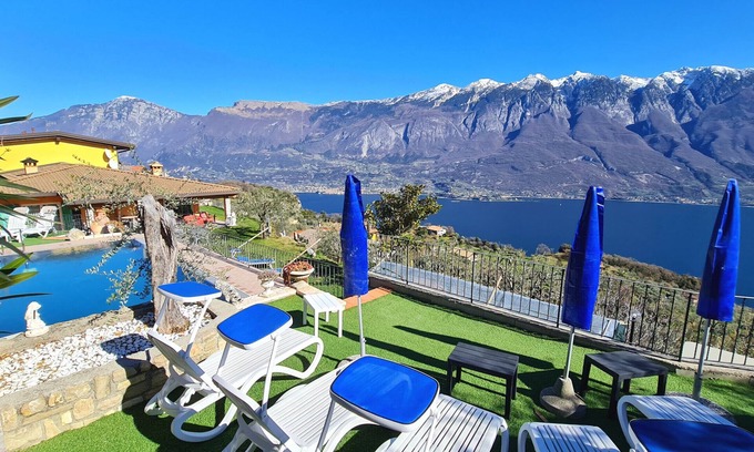 Arias Apartamento | Casa Elka Balcony 7 Lake view
