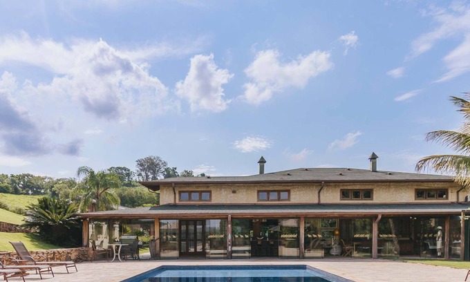 Amparo Casa | Casa em Amparo com Piscina e Conforto
