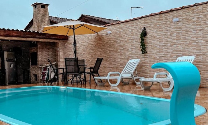 Matinhos Casa | Casa em Matinhos com piscina e caiaque