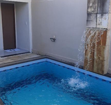 Ponta Negra Casa | Casa em Natal Cond. Fechado com Piscina-03 Suítes