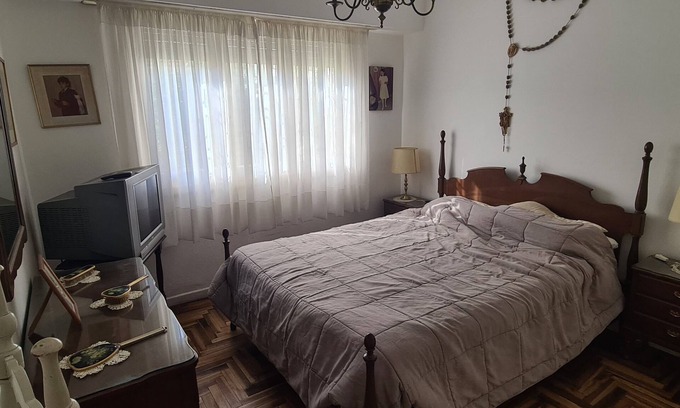 Canuelas Casa | Casa en Cañuelas Centro! Para 5 personas Mascotas Bienvenidas!