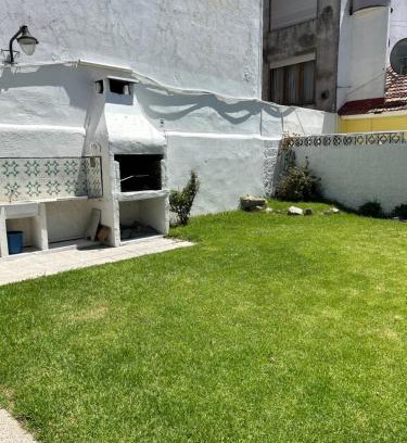 Constitucion Casa | Casa en Mar Del Plata con parque, parrilla y cochera cubierta a dos cuadras del mar