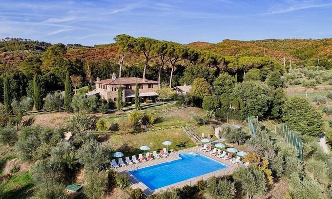Po' Bandino Casa | Casa Erbetta E: A characteristic and welcoming two-story cottage surrounded by the greenery, with Free WI-FI.