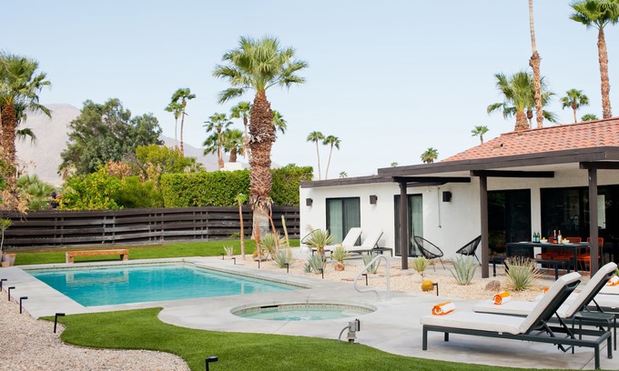 Vista Norte Casa | Casa Escuela - Mid Mod Pool Home w/ Private Resort-Style Yard!